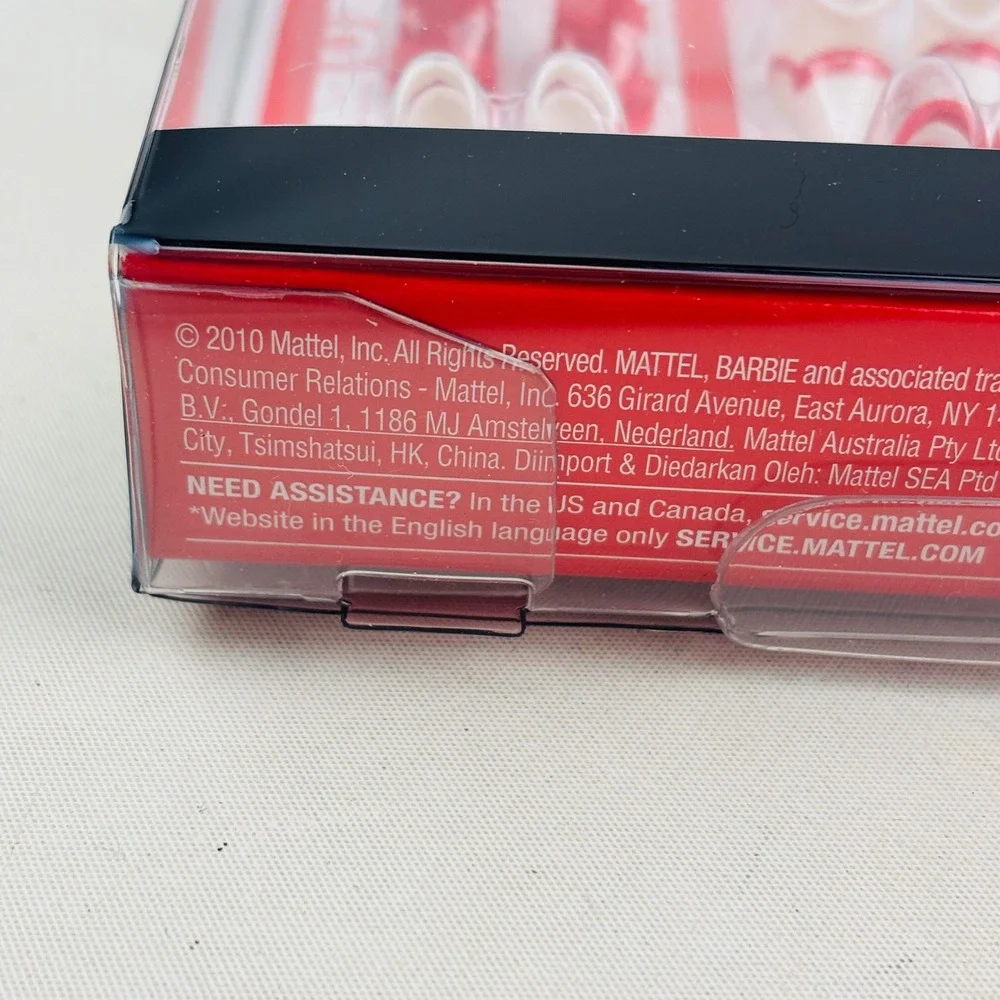 Barbie Basics Look No 01 Collection Red Target Accessory Pack Black Label V0337